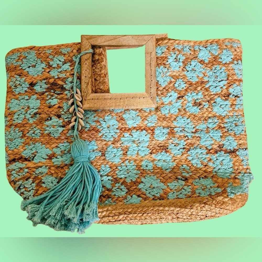 Source Unknown Tan and Blue Woven Clutch